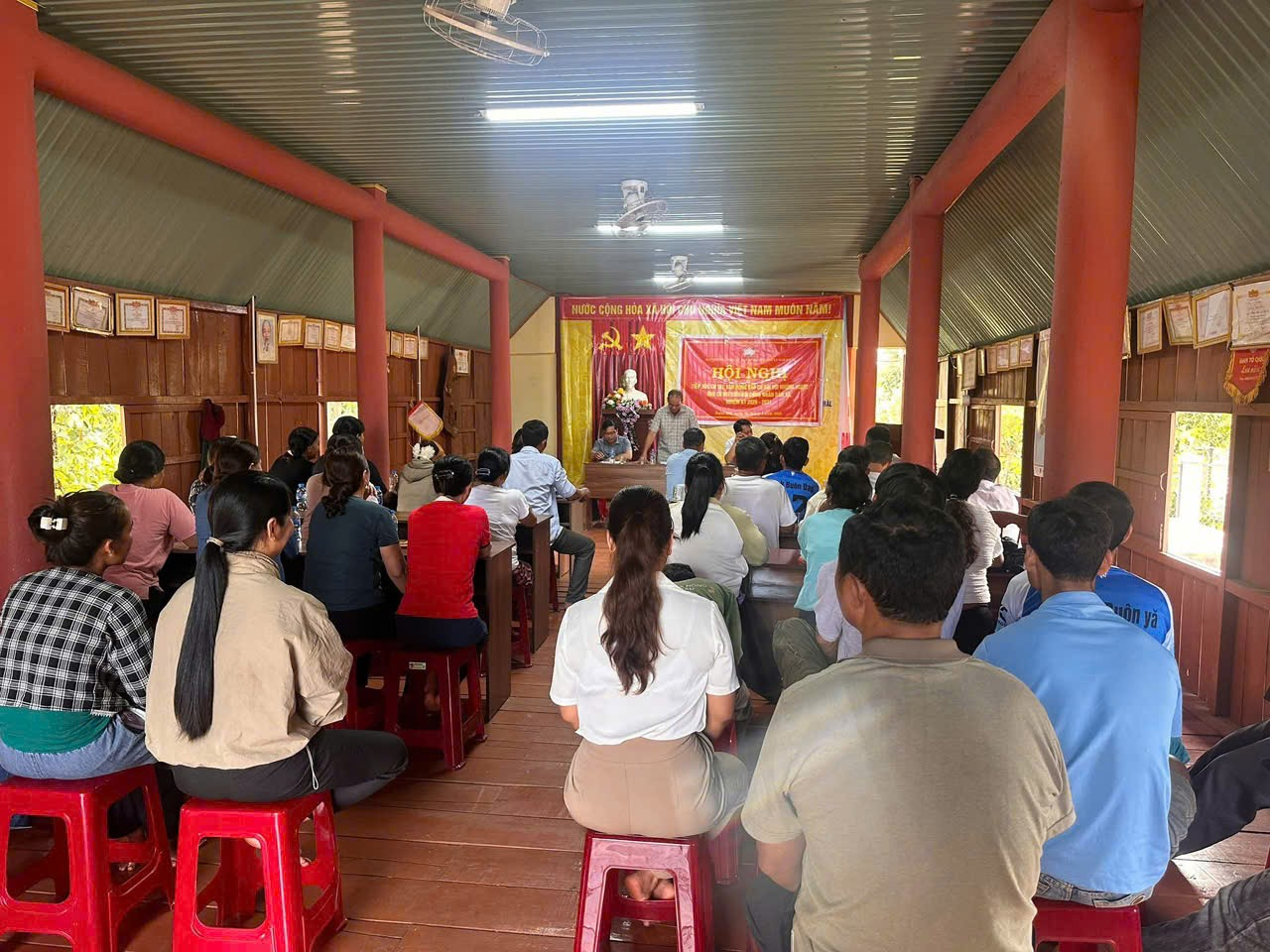 Hội nghị tiếp xúc cử tri, vận động bầu cử đối với những người ứng cử đại biểu HĐND xã Dur Kmăl, nhiệm kỳ 2026 - 2031 tại đơn vị bầu cử số 5 (buôn K62)