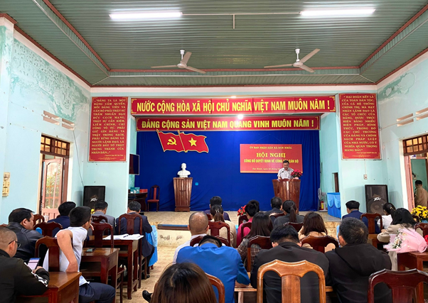 UBND xã Dur Kmăl tổ chức Hội nghị công bố các Quyết định về công tác cán bộ tại các cơ quan, đơn vị trực thuộc UBND xã