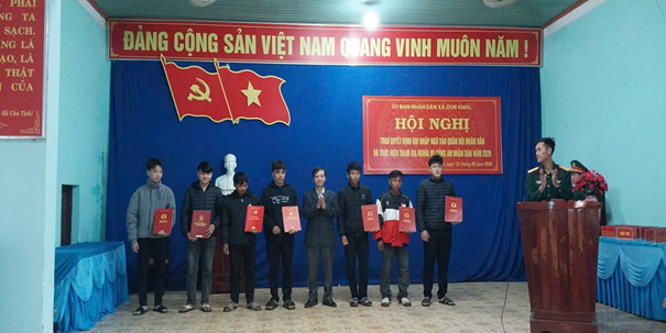 UBND xã tổ chức Hội nghị trao quyết định gọi nhập ngũ vào Quân đội nhân dân và thực hiện tham gia nghĩa vụ Công an nhân dân năm 2026