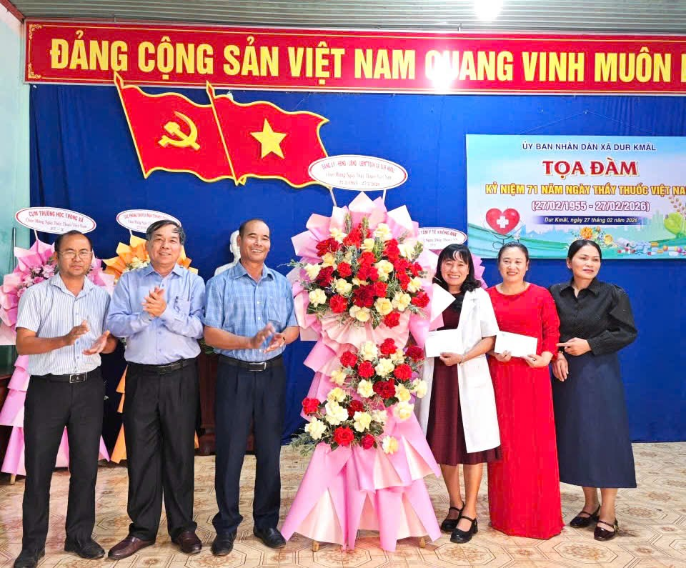 Xã Dur Kmăl tổ chức Tọa đàm kỷ niệm 71 năm Ngày Thầy thuốc Việt Nam