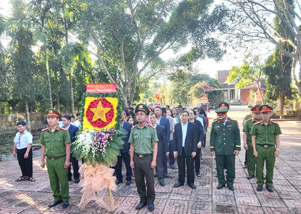 Xã Dur Kmăl tổ chức viếng Bia ghi danh Liệt sĩ nhân dịp Tết nguyên đán Bính Ngọ 2026